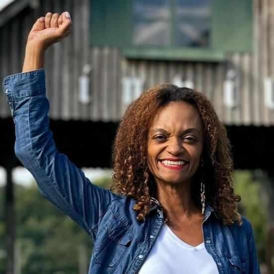 Vereadora em Joinville pelo PT.